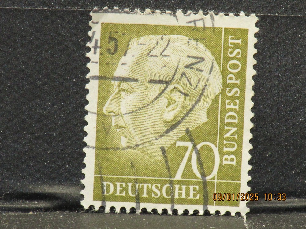 The listing is:(1)1954 Deutsche Dr. Theodor Heuss 70pf Postage Stamp-LH