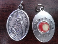 Rare Relic of Saint St Frances „Mother“ Cabrini Ex Indumentis from the clothing