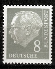 Federal 182 Yi, 8 Pf. Heuss-Liegendes Wz