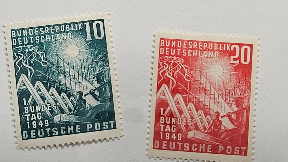 Germany Stamp Sc 665-6, Reconstruction MVLH F/VF CV$31 (412G12)