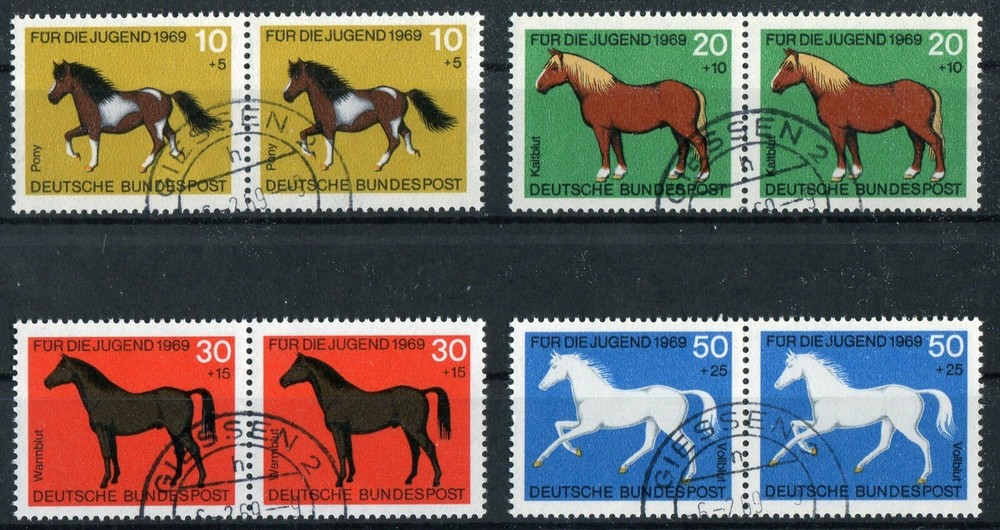 Pair of stamps first day stamps EST 578-581 horizontal horses rubber