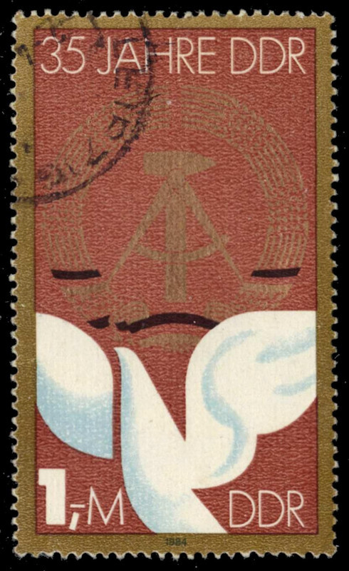 GERMANY DDR 2442 – Democratic Republic „Arms and Peace Dove“ (pc19098)