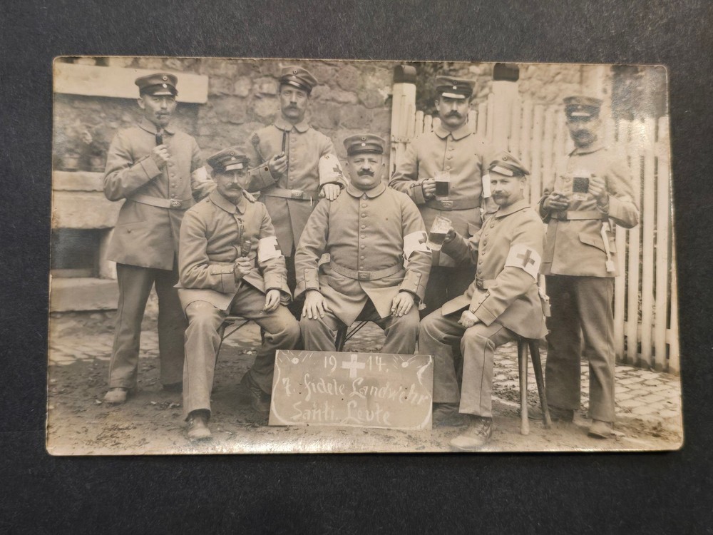 WWI German Red Cross Named Medic Group Photo 1914 7. Fideles Landwehr Beer Toast
