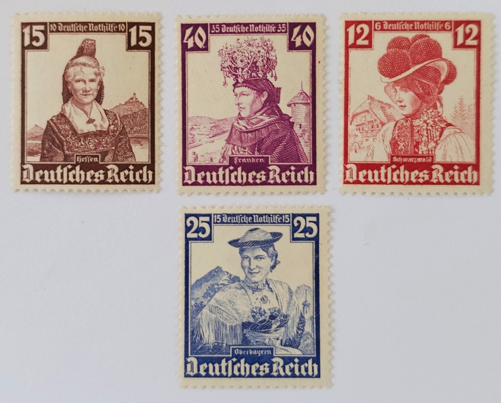 GERMANY CLASSICS 1935 Costumes Lot of 4 SUPERB Never Hinged Mint. €120
