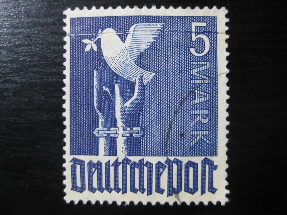 GERMANY POST WWII OCCUPATION Mi. #962 used stamp w/ nice paper fold!