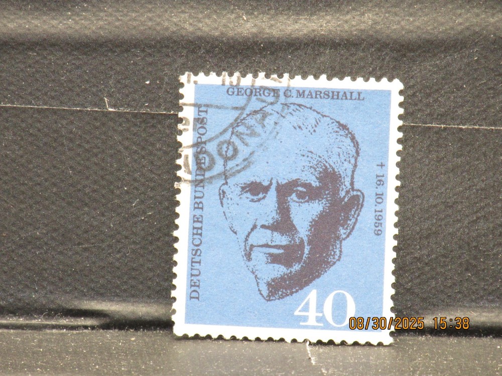 The listing:(1)1960 Deutsche GEORGE C. MARSHALL 40 Pfennig Postage Stamp-LH
