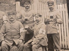 WWI German Red Cross Named Medic Group Photo 1914 7. Fideles Landwehr Beer Toast