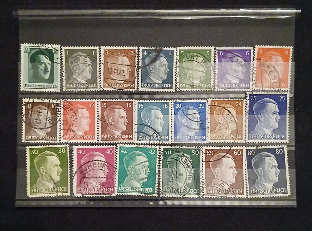 Germany, 3rd Reich Used 20 Stamp Incl. 1941/45 Hitler Small Set + 1937 Portrait