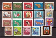 USA0051) Germany Berlin MNH 33 complete sets / issues all surtax, 3 pictures 123