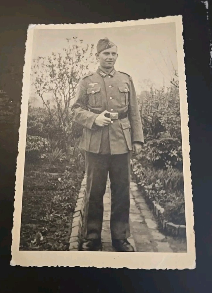 WW2 WWII German Military Soldier Belt Buckle photo Postcard WEHRMACHT ARMY