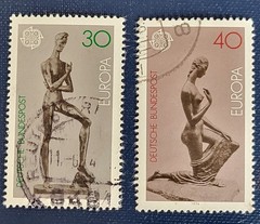 Michel No. DE805 and DE804 Europ. Sculptures, Set: Male and Female Nude