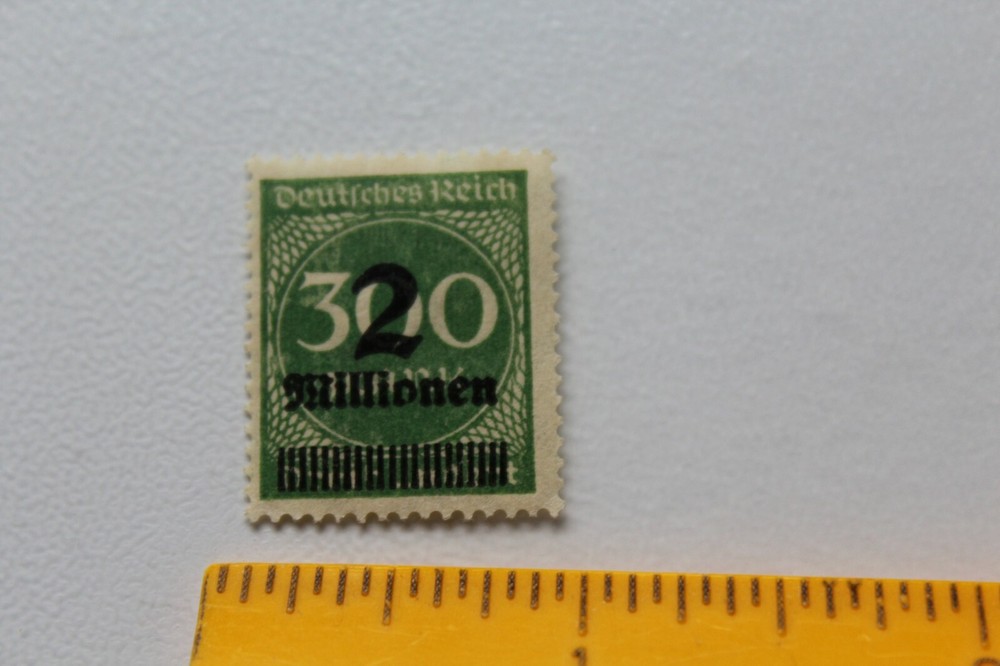 German Empire Inflation Overprint 2 Millionen on 300 Mark Stamp Green /S39
