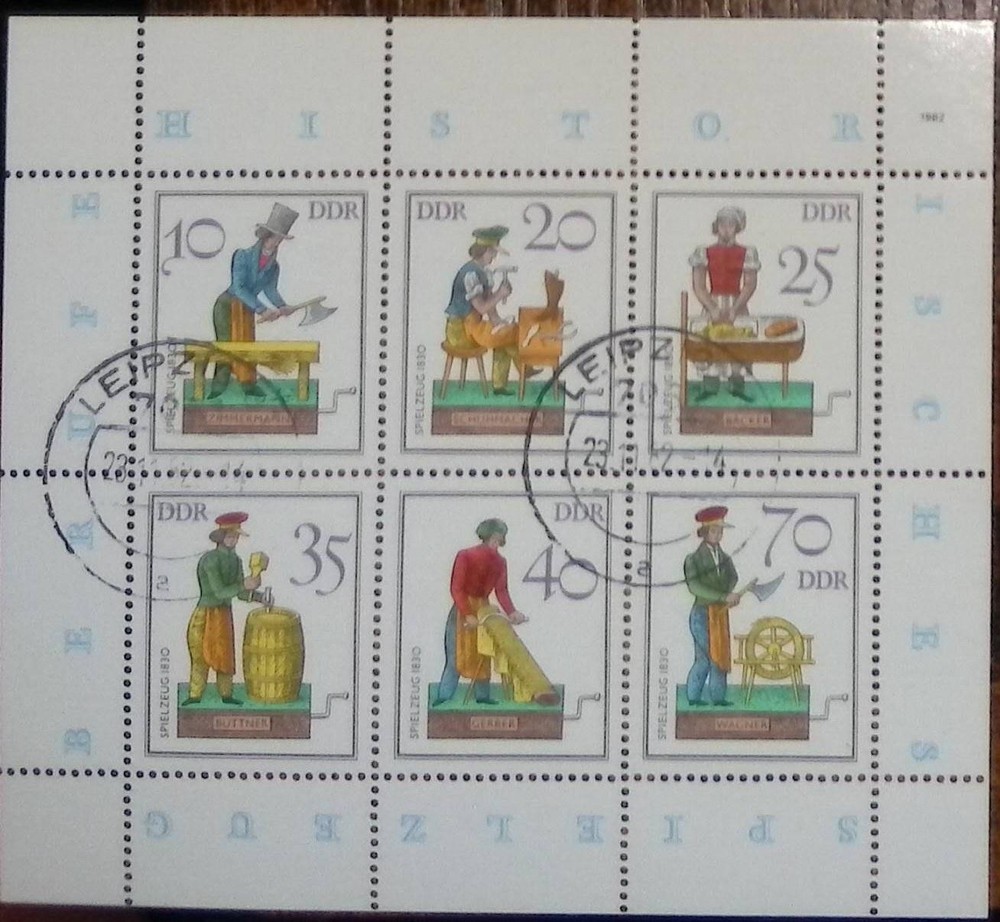 DDR Spielzeug Stamp Sheetlet Germany Postage Multi-Color Used Postmarked