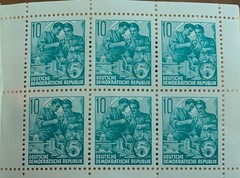 German Postal Booklet – Contains 18 MNH stamps