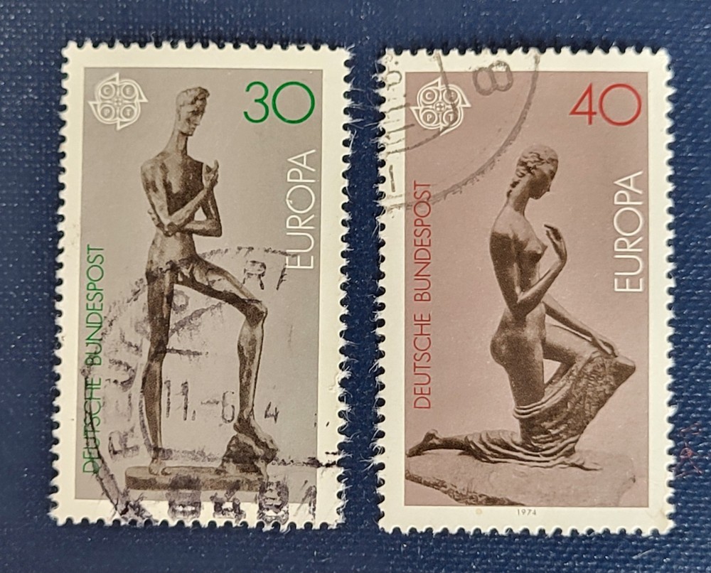 Michel No. DE805 and DE804 Europ. Sculptures, Set: Male and Female Nude