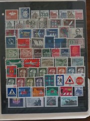 Germany. Large Mint & Used stamp collection ( over 400 different). . . . .JR1309