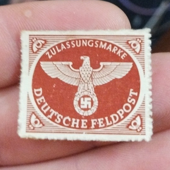 Deutsche Feldpost Nazi Germany Postage Stamp Red/White Label Uncancelled