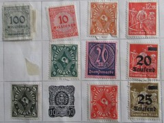 151 VINTAGE GERMAN WEIMAR REPUBLIC HYPER INFLATION STAMPS 6 PAGES STAMP ALBUM