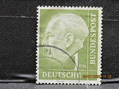 The listing is:(1)1954 Deutsche Dr. Theodor Heuss 1 DM Postage Stamp-LH