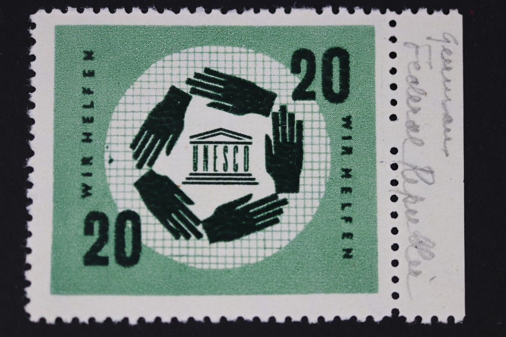 GERMANY UNESCO CHARITY GIFT LABEL STAMP MNH