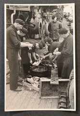 KRIEGSMARINE FRESH CATCH! SAILORS CUT FISH WW2 German Third Reich Photo 5×3.5″