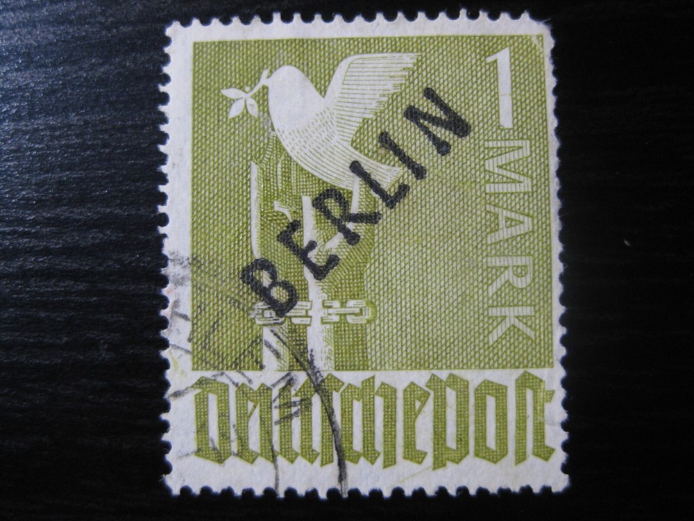 BERLIN GERMANY Mi. #17 scarce used black overprint stamp! CV $192.50