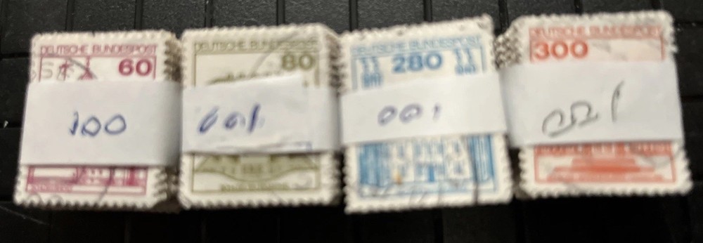GERMANY 4 BUNDLES OF 100+/- CASTLE DEFINITIVE 60, 80, 280, 300pf 1186
