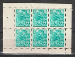 German Democratic Republic – Lot 42: (1957/60) Scott 2024 Catalog Value $44.60