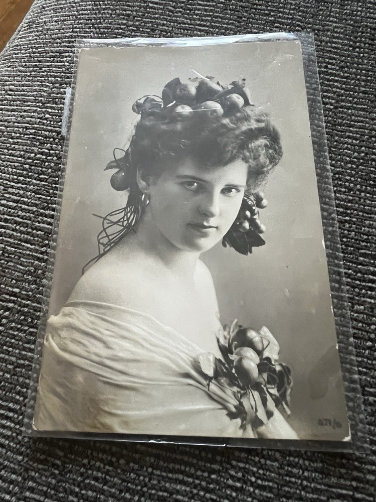 Germany Vintage Lady Post Card