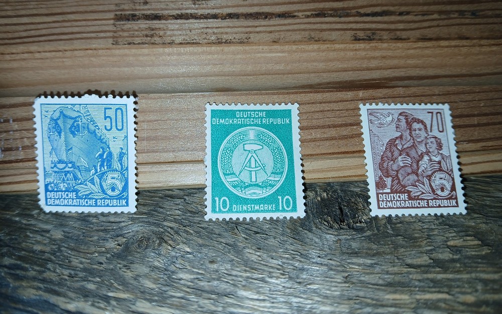 Stamps (lot) East Germany DDR 10/50/70 DeutscheMark Postage Unused MNH 1950s