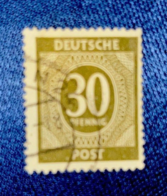 GERMANY 🇩🇪 SPACE FILLER 60+ USED SCOTT#547 LOOK 👀 OLIVE 30pf 1362