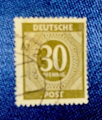 GERMANY 🇩🇪 SPACE FILLER 60+ USED SCOTT#547 LOOK 👀 OLIVE 30pf 1362