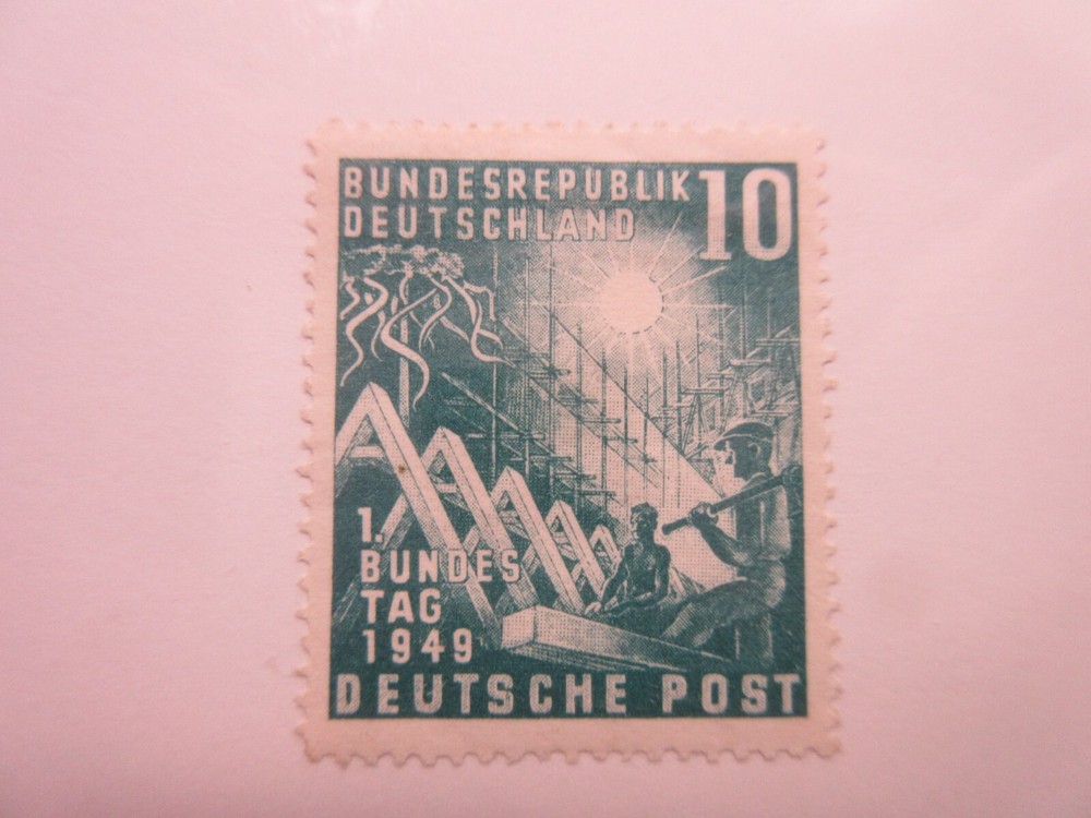 GERMANY Scott 665 MINT LIGHTLY HINGED LotX Cat $15