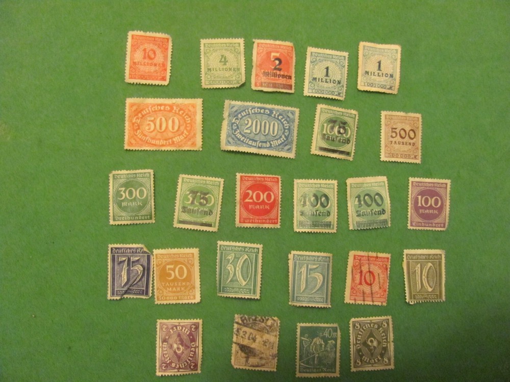 Lot of 25 German Stamps 40’s WWII Era Deutsches Reich.