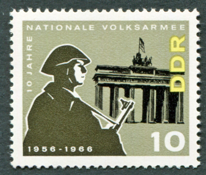GERMANY East DDR 1966 10pf SGE880 mint MNH FG National People’s Army Anniv #B04