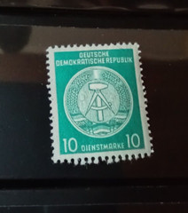Deutsche Demokratische Republik German green postage stamp Unused MNH
