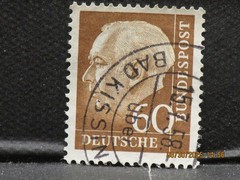 The listing is:(1)1957 Deutsche Dr. Theodor Heuss 60 Pfennig Postage Stamp-LH