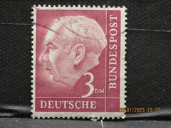 The listing is:(1)1954 Deutsche Dr. Theodor Heuss 3DM Postage Stamp-LH